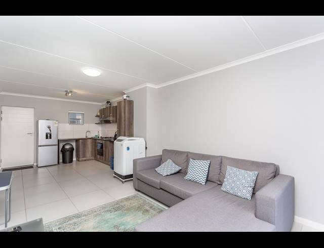 2 BEDROOM APARTMENT FOR SALE IN BURGUNDY ESTATE